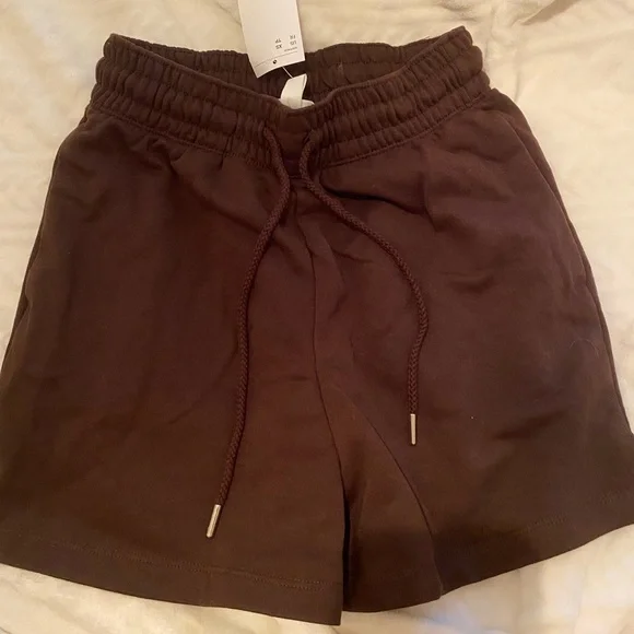 NWT H&M sweatshorts - Picture 1 of 3